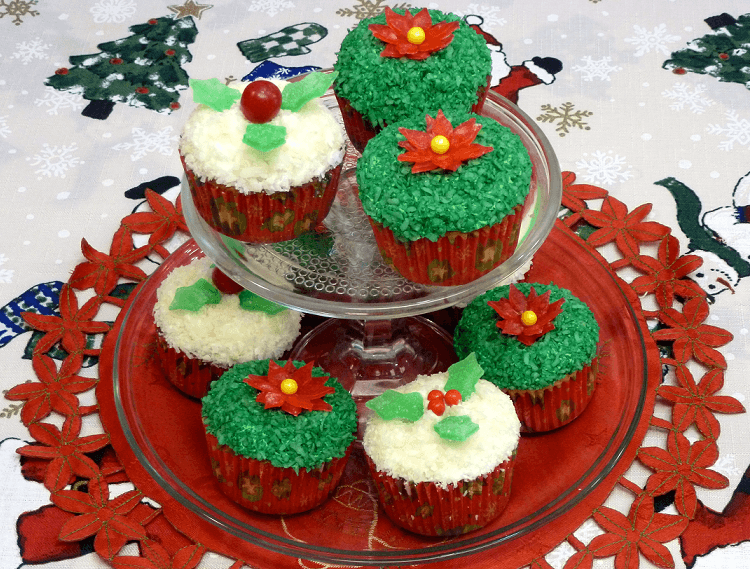Tutorial como hacer cupcakes de coco decorados para navidad por Rosa Quintero
