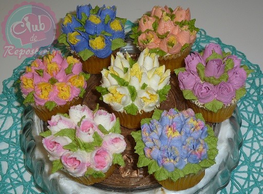 Como Decorar Cupcakes con Flores Hechas con Boquillas Rusas - Rosa Quintero